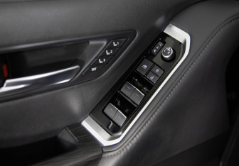 Подержанный автомобиль Toyota Land Cruiser Suv 2021 года (23 фото)
