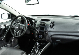 Подержанный автомобиль Kia Cerato Sedan 2011 года (9 фото)