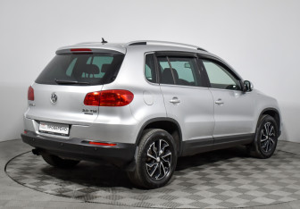 Подержанный автомобиль Volkswagen Tiguan 2012 года (5 фото)