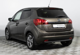 Подержанный автомобиль Kia Venga 2016 года (7 фото)
