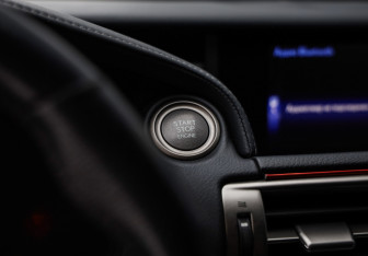 Подержанный автомобиль Lexus IS Sedan 2014 года (22 фото)