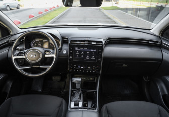 Подержанный автомобиль Hyundai Tucson 2022 года (11 фото)