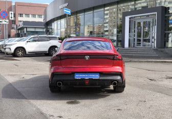 Подержанный автомобиль Changan UNI-V 2024 года (5 фото)