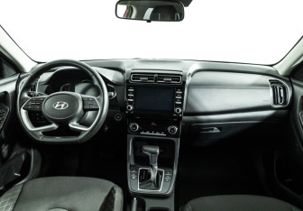 Подержанный автомобиль Hyundai Creta 2021 года (13 фото)