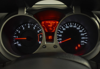Подержанный автомобиль Nissan Juke 2014 года (17 фото)