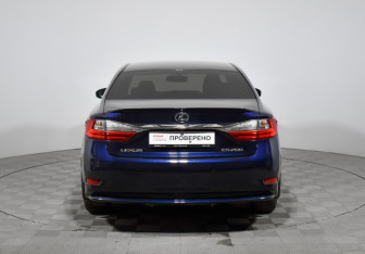 Подержанный автомобиль Lexus ES 2016 года (6 фото)