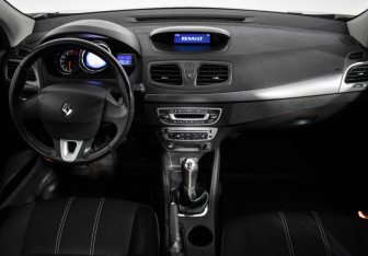 Подержанный автомобиль Renault Megane Hatchback 2013 года (13 фото)