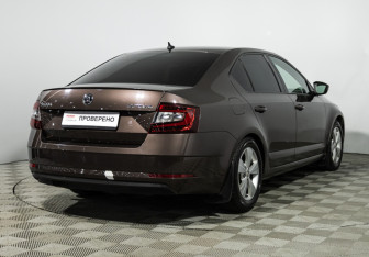 Подержанный автомобиль Skoda Octavia Liftback 2018 года (5 фото)
