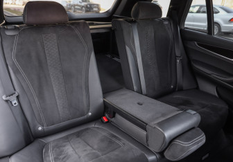 Подержанный автомобиль BMW X5 2017 года (32 фото)