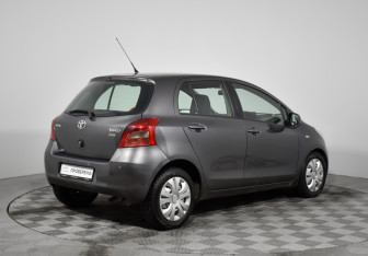 Подержанный автомобиль Toyota Yaris Hatchback 2008 года (5 фото)
