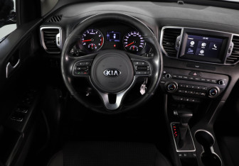 Подержанный автомобиль Kia Sportage 2018 года (10 фото)