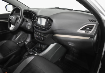 Подержанный автомобиль LADA (ВАЗ) Vesta Wagon 2017 года (12 фото)