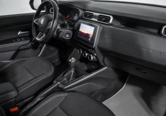 Подержанный автомобиль Renault Duster 2021 года (13 фото)