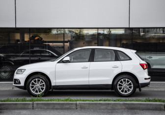 Подержанный автомобиль Audi Q5 2013 года (9 фото)