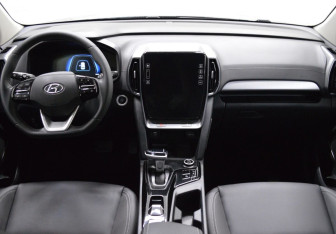 Подержанный автомобиль Hyundai ix35 2023 года (14 фото)