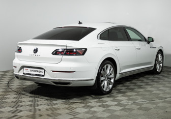 Подержанный автомобиль Volkswagen Arteon 2021 года (5 фото)