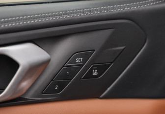 Подержанный автомобиль BMW X5 M 2021 года (28 фото)