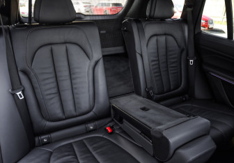 Подержанный автомобиль BMW X5 2020 года (35 фото)