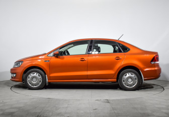 Подержанный автомобиль Volkswagen Polo Sedan 2016 года (8 фото)