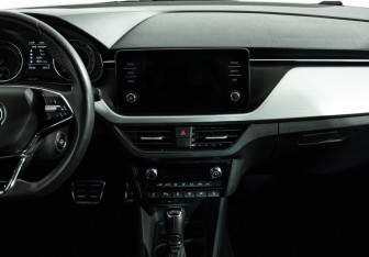 Подержанный автомобиль Skoda Rapid Liftback 2021 года (14 фото)