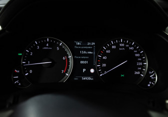 Подержанный автомобиль Lexus RX 2021 года (12 фото)