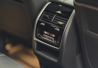 Подержанный автомобиль BMW X6 2020 года (50 фото)