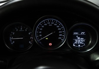 Подержанный автомобиль Mazda CX-5 2013 года (12 фото)