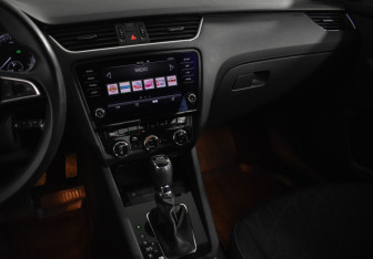 Подержанный автомобиль Skoda Octavia Liftback 2019 года (19 фото)