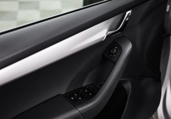 Подержанный автомобиль Skoda Octavia Liftback 2016 года (18 фото)