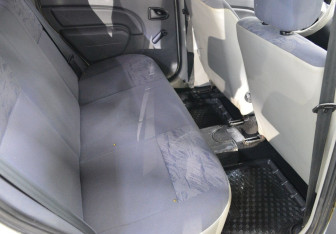 Подержанный автомобиль Renault Logan Sedan 2009 года (13 фото)