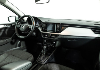 Подержанный автомобиль Skoda Rapid Liftback 2022 года (9 фото)