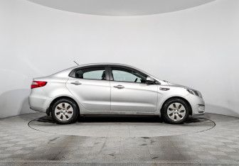 Подержанный автомобиль Kia Rio Sedan 2012 года (4 фото)