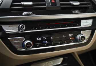 Подержанный автомобиль BMW X3 2019 года (20 фото)