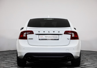 Подержанный автомобиль Volvo S60 2011 года (5 фото)
