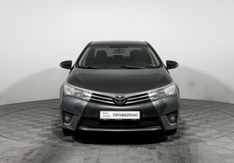Подержанный автомобиль Toyota Corolla Sedan 2015 года (2 фото)
