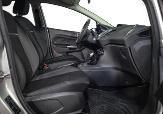 Подержанный автомобиль Ford Fiesta Sedan 2016 года (20 фото)