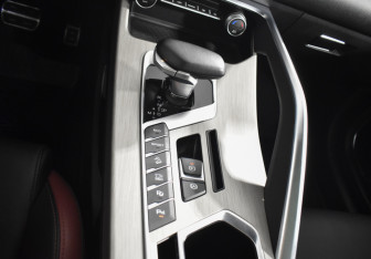 Подержанный автомобиль Geely Coolray 2023 года (17 фото)