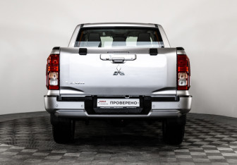 Новый Mitsubishi L200 2024 (8 фото)