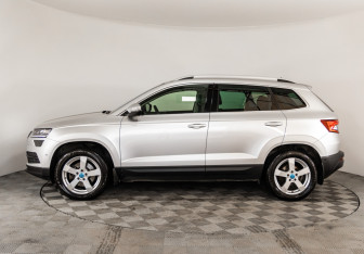 Подержанный автомобиль Skoda Karoq 2020 года (8 фото)