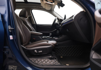 Подержанный автомобиль BMW X3 2021 года (32 фото)