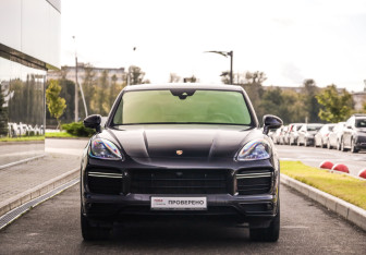 Подержанный автомобиль Porsche Cayenne 2019 года (4 фото)