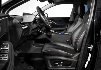 Подержанный автомобиль Omoda C5 2023 года (11 фото)