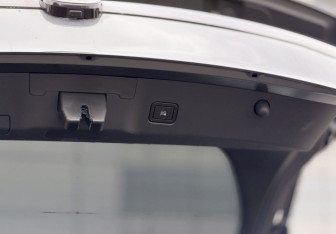 Подержанный автомобиль Changan UNI-V 2023 года (23 фото)