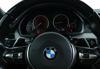 Подержанный автомобиль BMW X5 2017 года (20 фото)