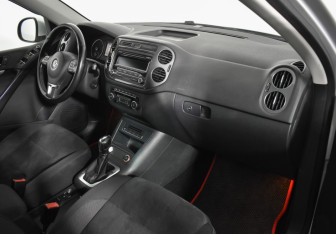 Подержанный автомобиль Volkswagen Tiguan 2012 года (12 фото)