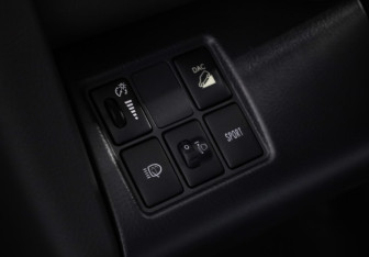 Подержанный автомобиль Toyota RAV4 2011 года (14 фото)