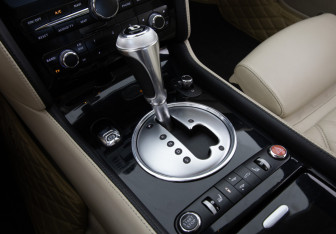 Подержанный автомобиль Bentley Continental GT Coupe 2008 года (19 фото)