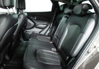 Подержанный автомобиль Hyundai ix35 2014 года (10 фото)