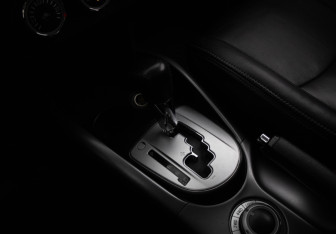 Подержанный автомобиль Peugeot 4007 2012 года (12 фото)