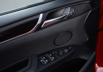 Подержанный автомобиль BMW X4 2016 года (22 фото)